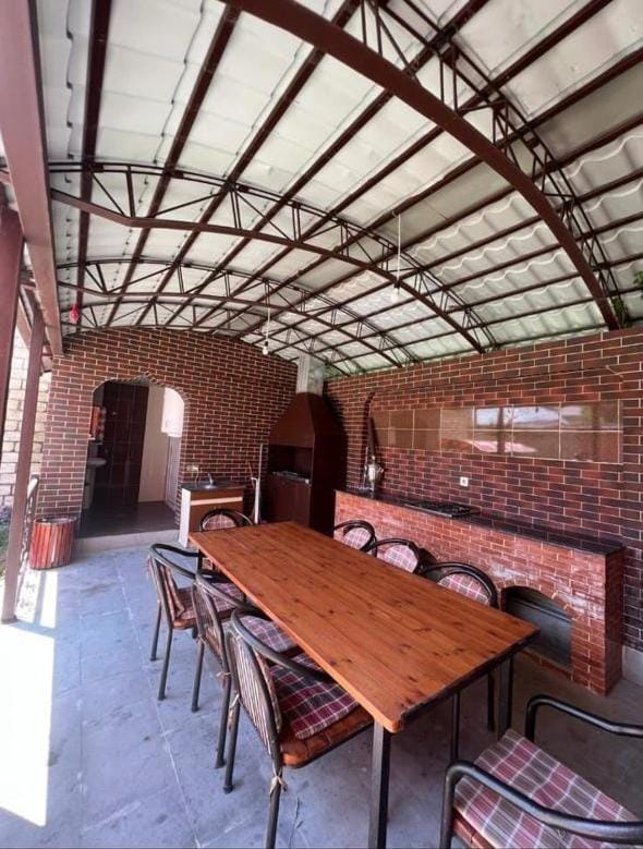 Toilet, BBQ facilities, Balcony/Terrace, Dining area, oven, kitchen