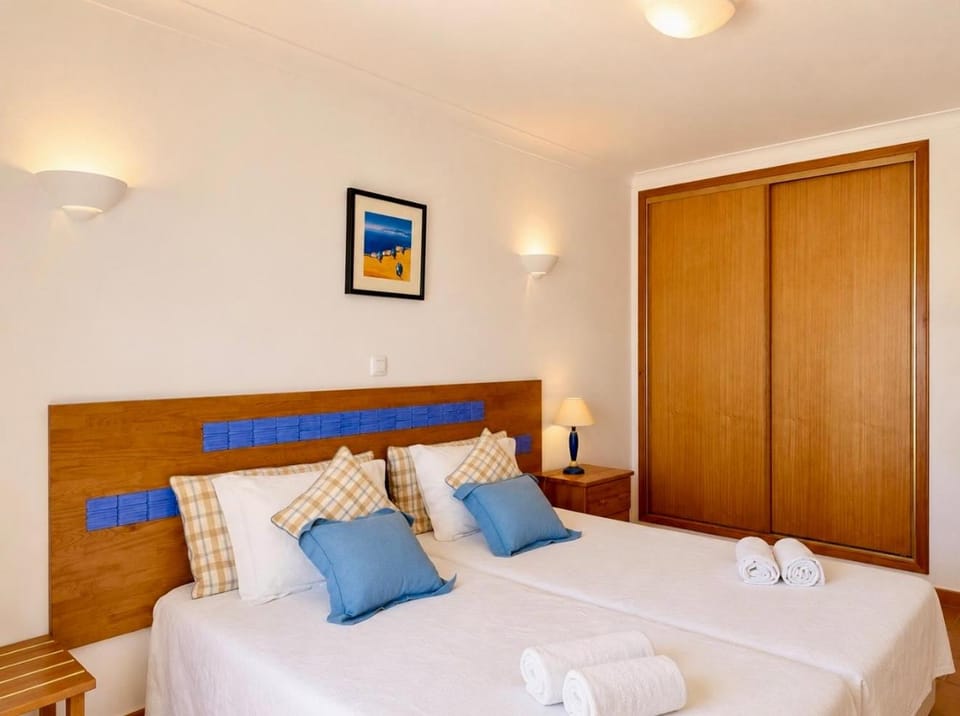 Bed, Photo of the whole room, Bedroom, towels, wardrobe