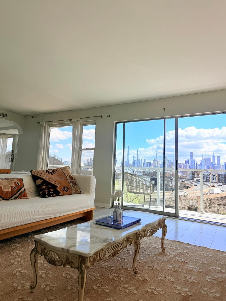 Spectacular Luxury Penthouse with NYC skyline view- 10 minutes to NYC Apartment in Weehawken