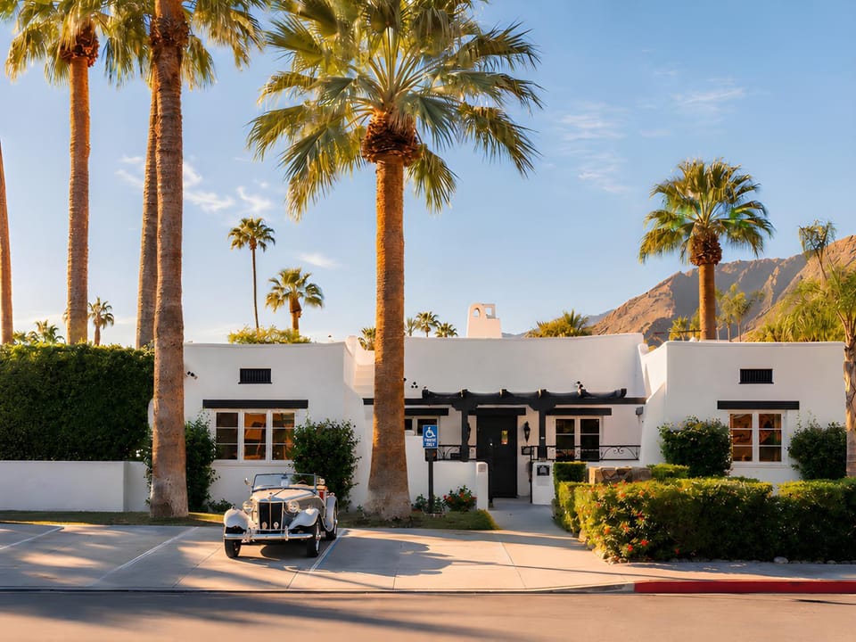 Property building, Facade/entrance, Day, Neighbourhood, Location, Sunset, Parking
