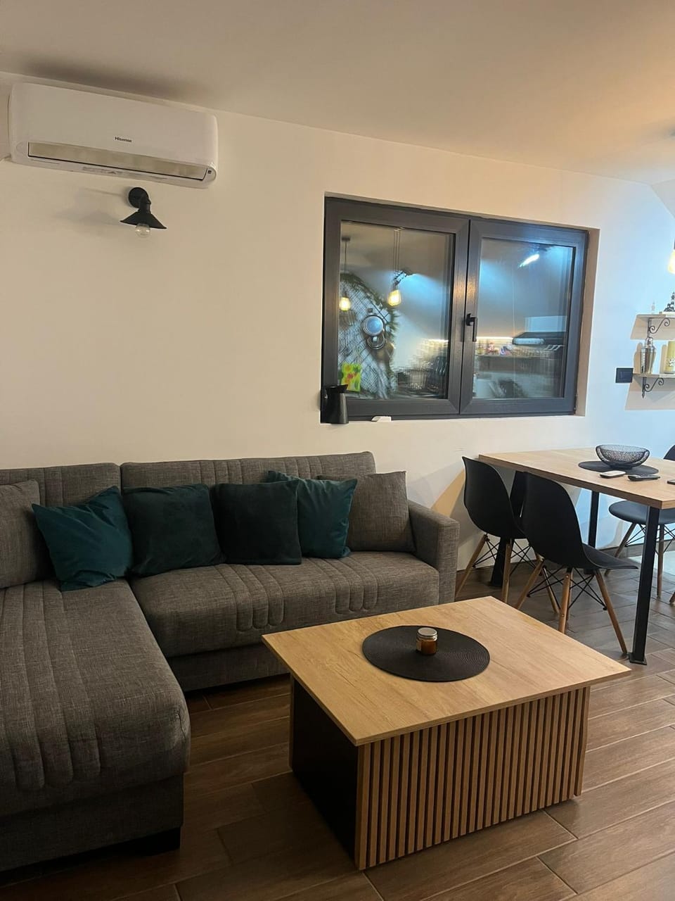 TV and multimedia, Living room, air conditioner