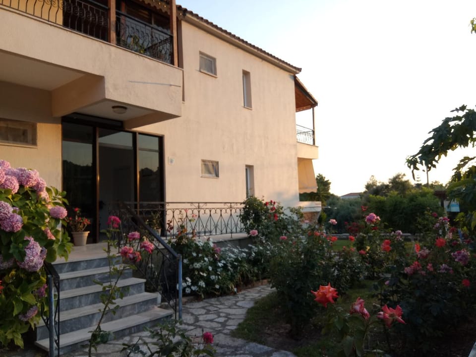Villa Fotis Apartment in Peloponnese, Western Greece and the Ionian