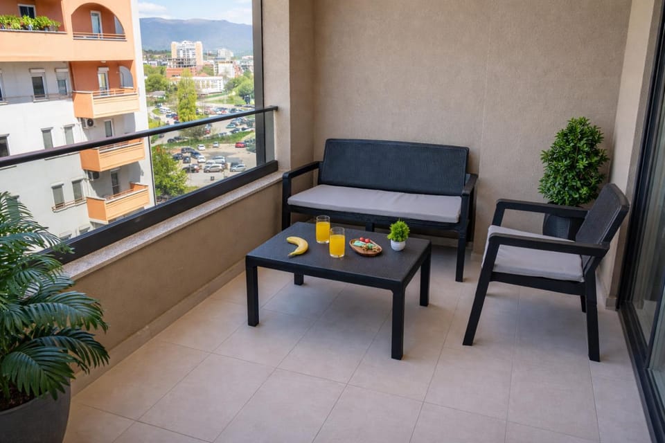 View (from property/room), Balcony/Terrace, Seating area
