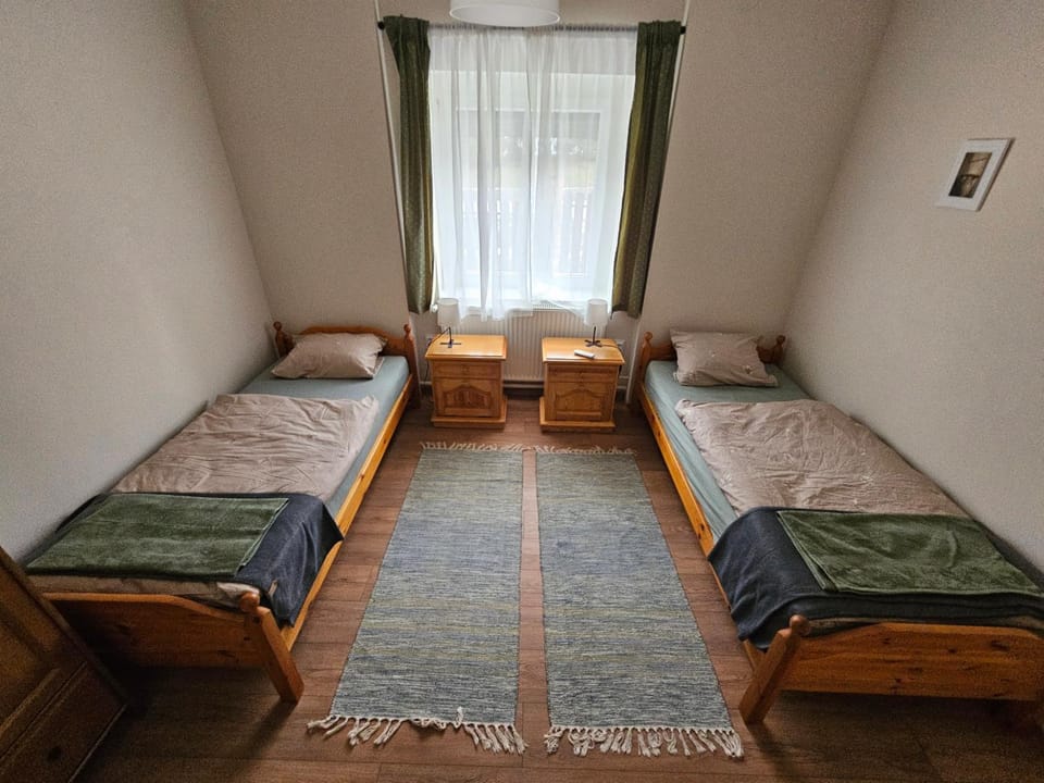 Bedroom, air conditioner