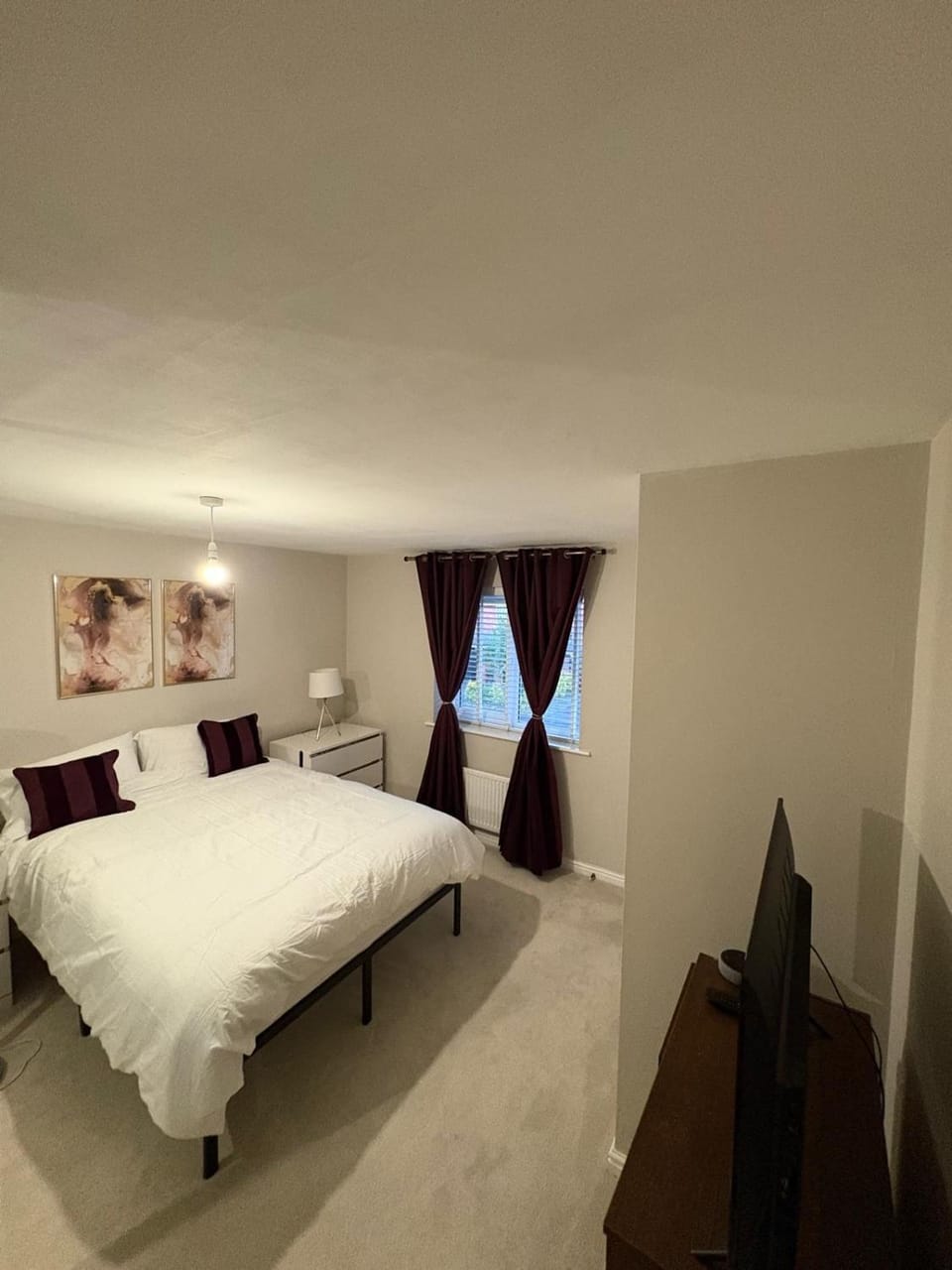 Modern 3BR house in a serene estate in Halesowen House in Oldbury