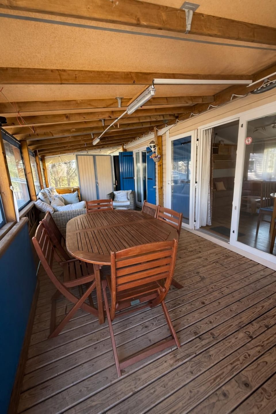 Mobil-home avec grande terrasse couverte Campground/ 
RV Resort in Hourtin