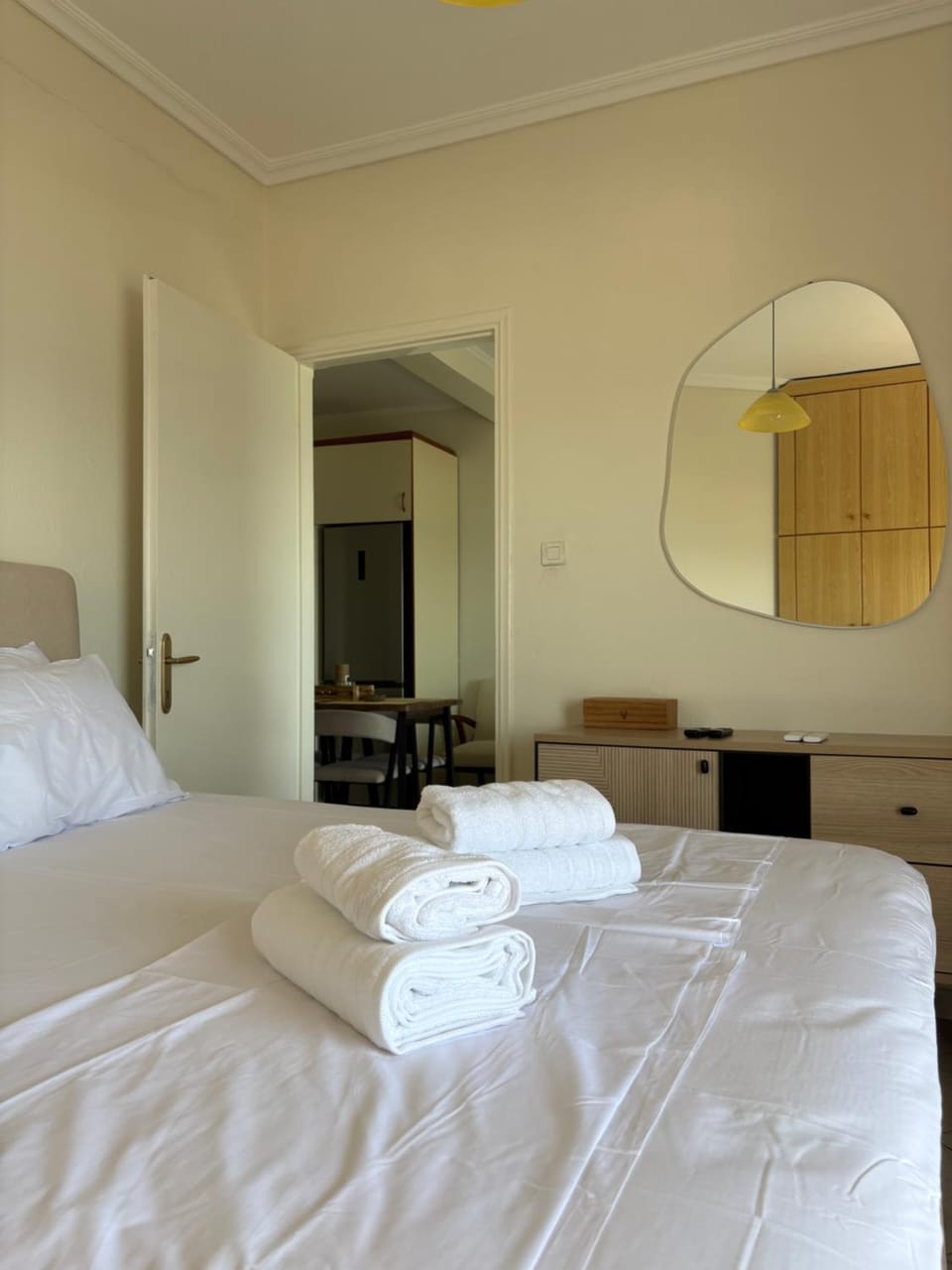Bed, Photo of the whole room, Bedroom, towels