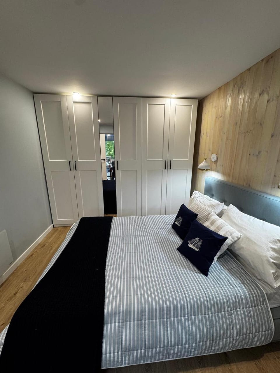 Bed, Bedroom, wardrobe
