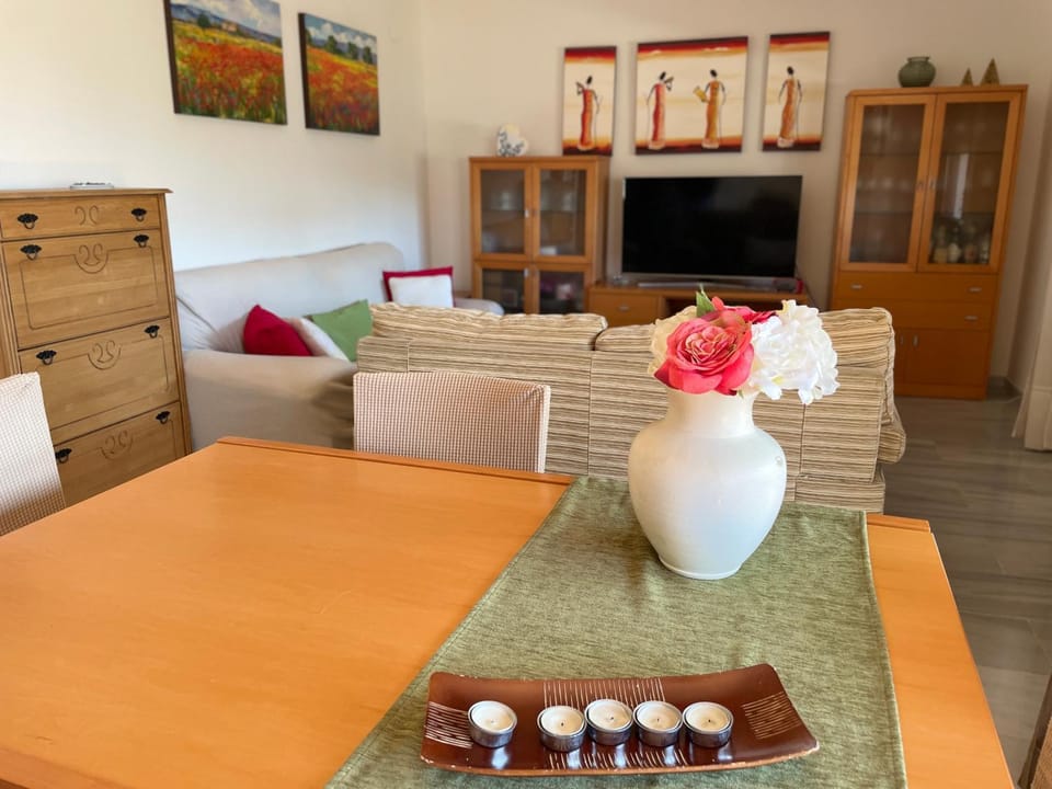 Intermobiliaria Rentals - Vista Africa Apartment in Estepona