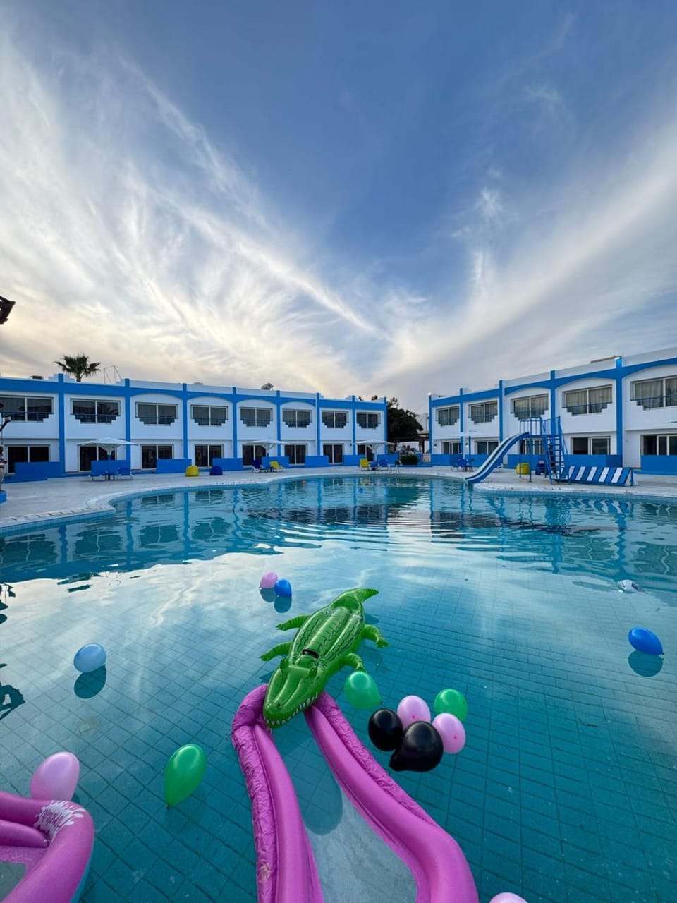 Swimming pool