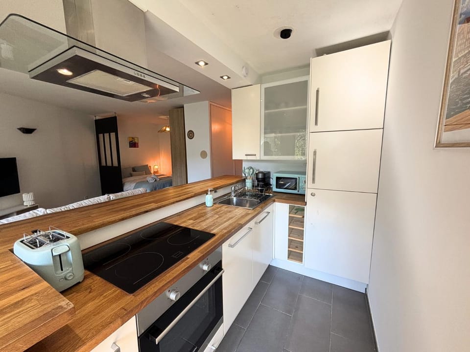 Cosy avec Jardin Privé , Piscine et Calme Apartment in Mandelieu-La Napoule