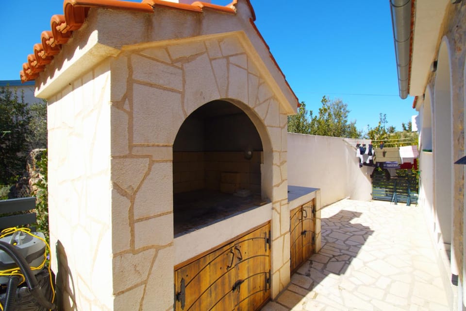Apartman blizu plaže Slanica sa pogledom na more A4 Apartment in Murter