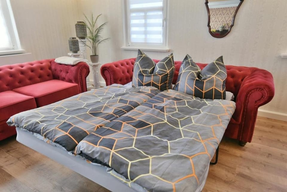 Bed, Living room