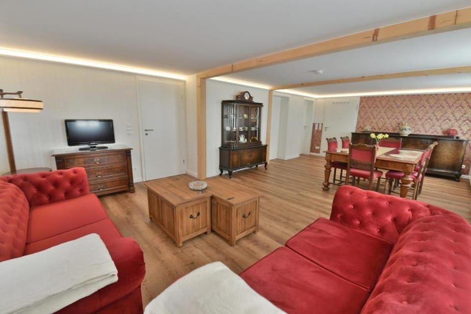 TV and multimedia, Living room, Dining area