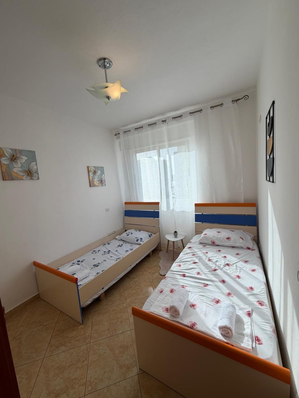 Sunny Balcony Apartment Walk to Beach Apartment in Tirana County, Albania