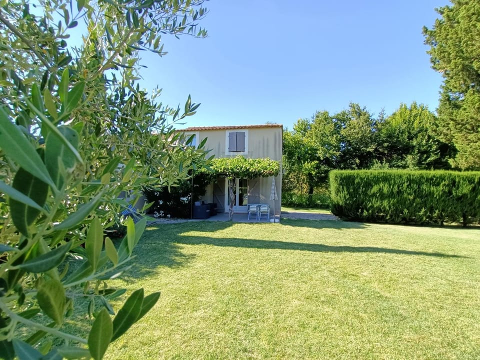 Le Clos de la Cigalière House in Le Thor