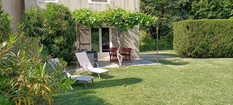 Le Clos de la Cigalière House in Le Thor