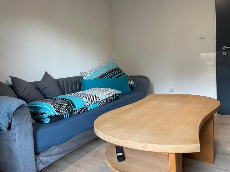 Bed, Living room