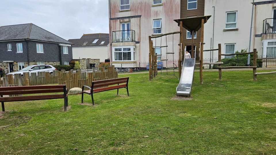 Newquay Detached Holiday Coach House with one parking space House in Newquay