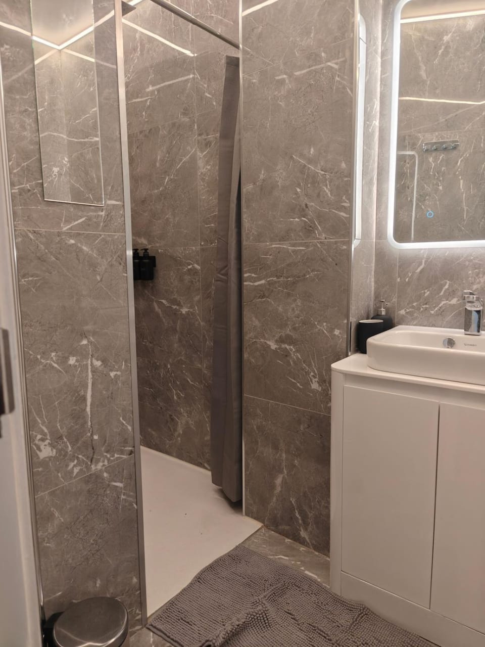 Modern & Stylish Private Retreat Apartment in Hove