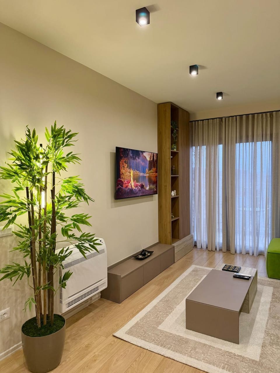Skyline 18 City View Apartment, Balcony & Parking Apartment in Tirana