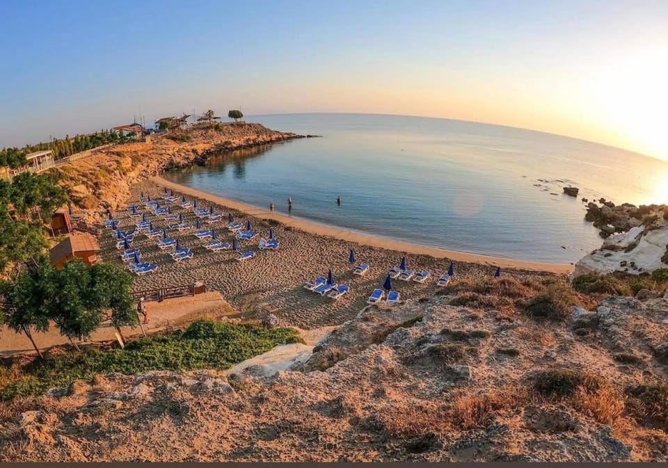 Villa Artemis - 150m from Kapparis Beach Villa in Paralimni