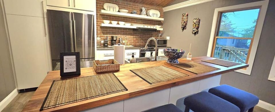 Waterfront view Retreat House in Coolbaugh Township