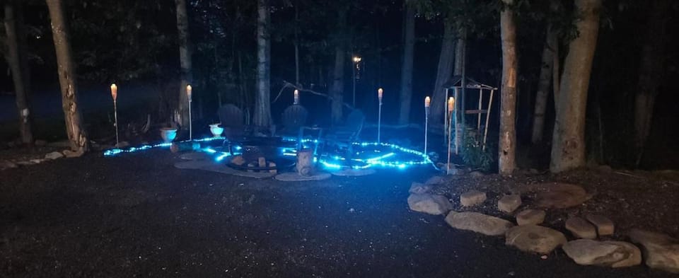 Waterfront view Retreat House in Coolbaugh Township