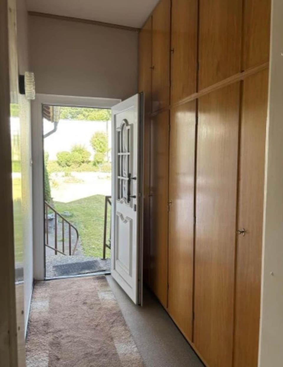 Garden, wardrobe