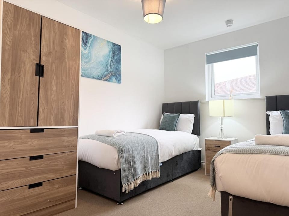 Bed, Bedroom, wardrobe