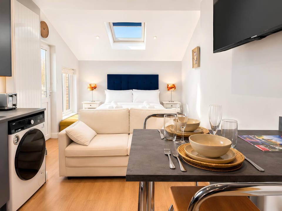 Living room, Dining area, Bedroom