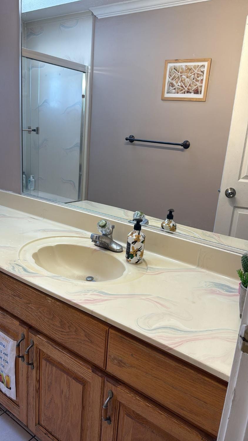Surrey-Delta Guest House - Private Rooms - Free Parking, Walk to Transit Vacation rental in Surrey