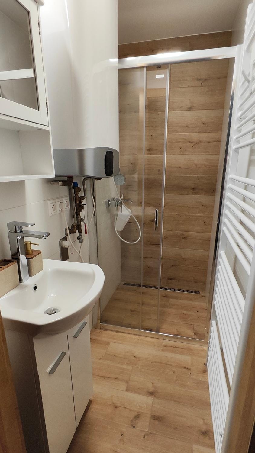 Shower, Bathroom