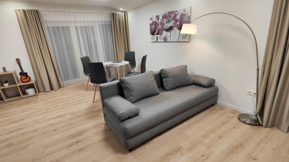 Living room, Photo of the whole room, Seating area