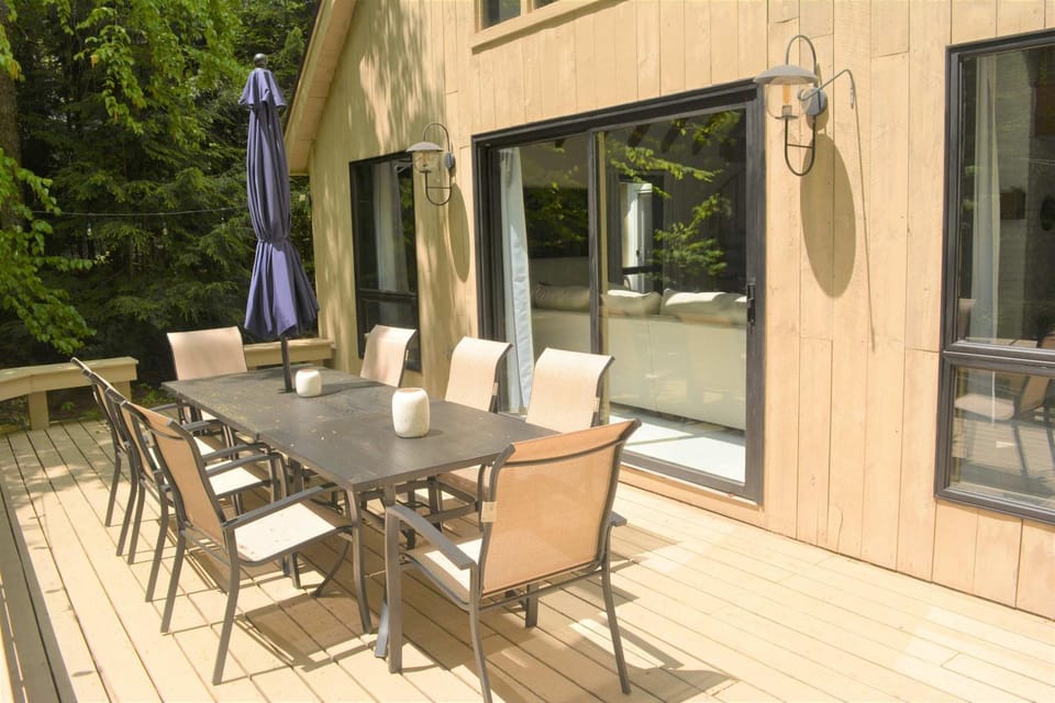 Patio, Dining area