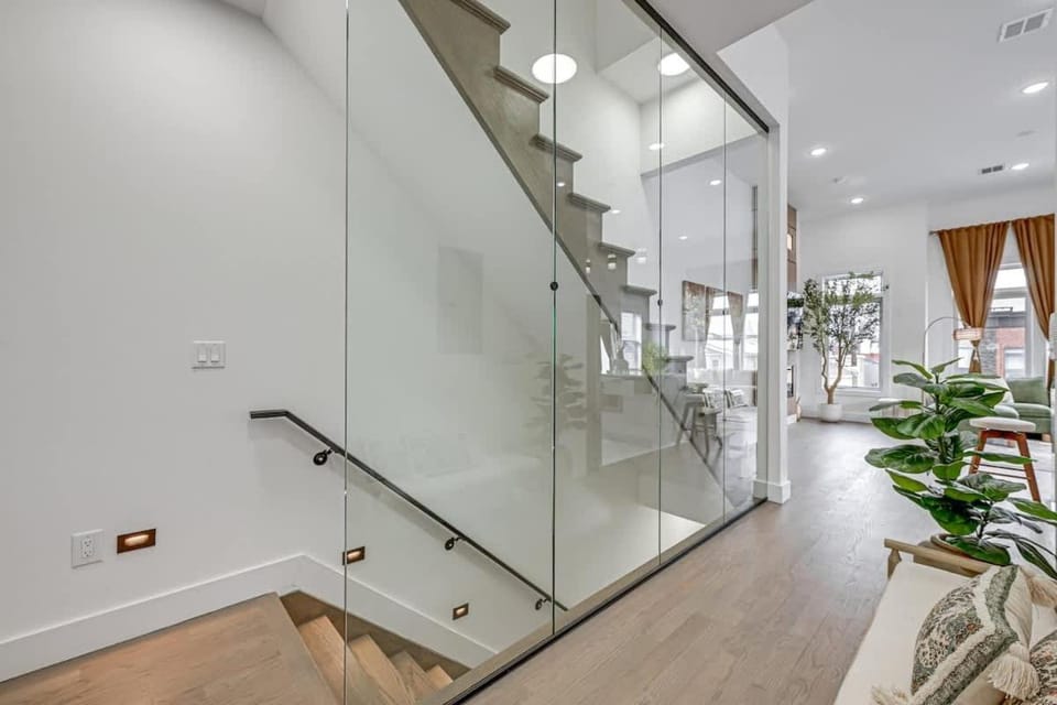 Luxury Compound NYC MetLife Rooftop Views House in Secaucus