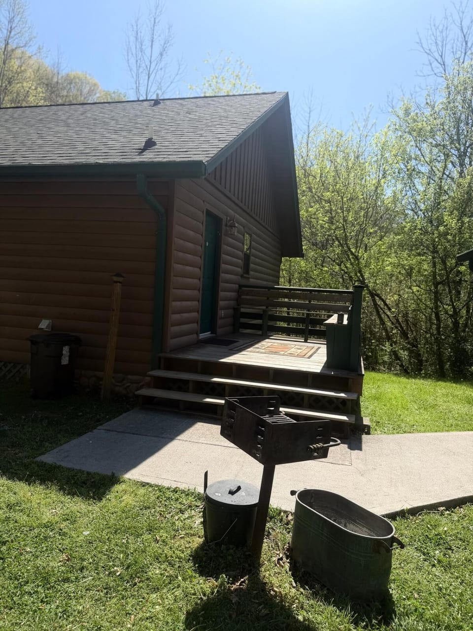 The Henley Cabin - Secluded Romantic Smoky Mountain Retreat Cabin in Sevierville