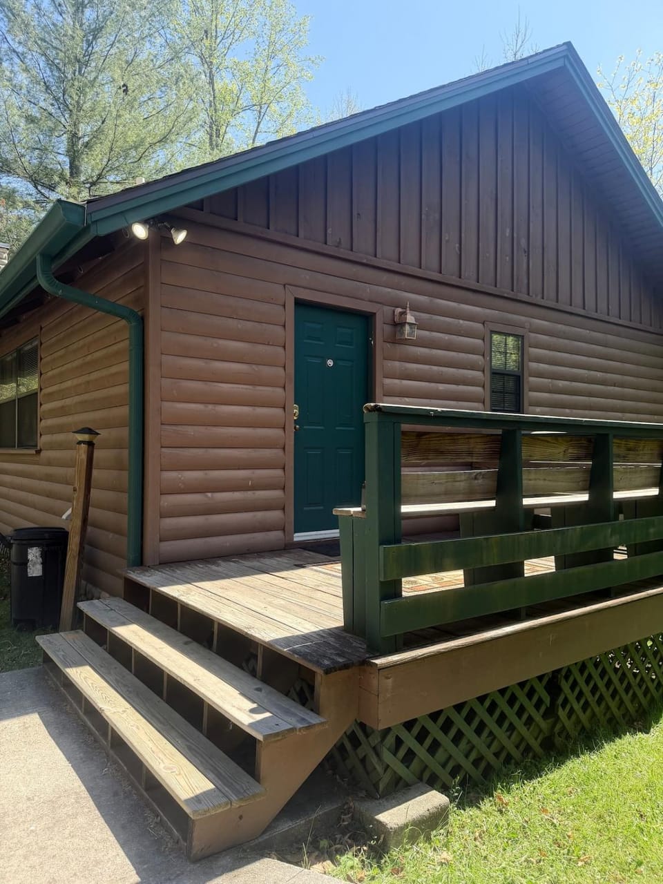 The Henley Cabin - Secluded Romantic Smoky Mountain Retreat Cabin in Sevierville