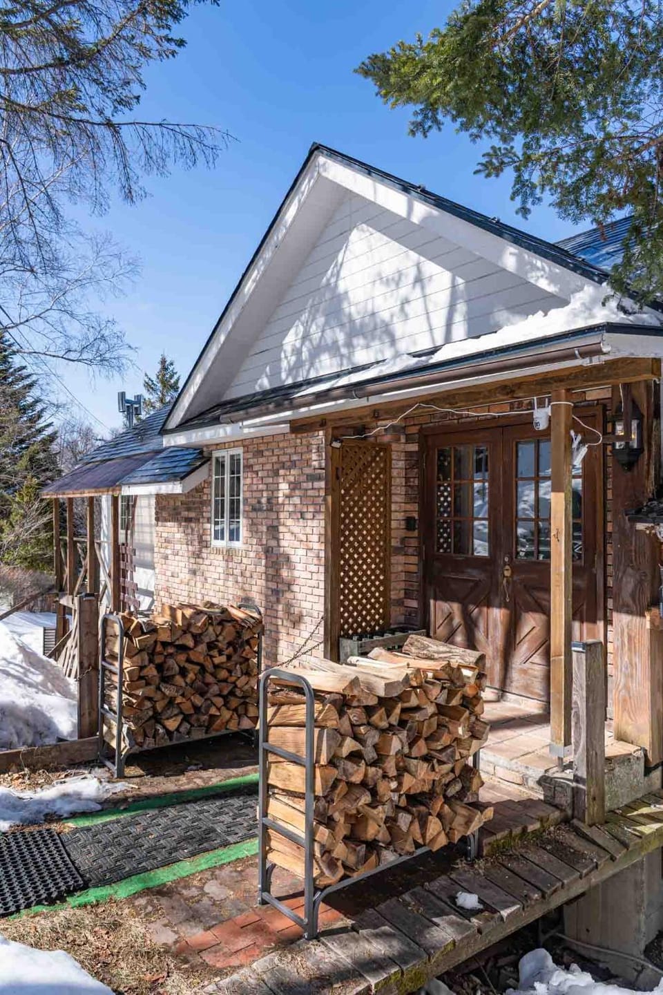 Property building, Day, Winter