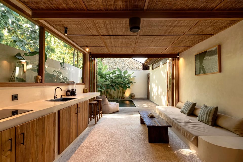 Kitchen or kitchenette, Living room, Seating area