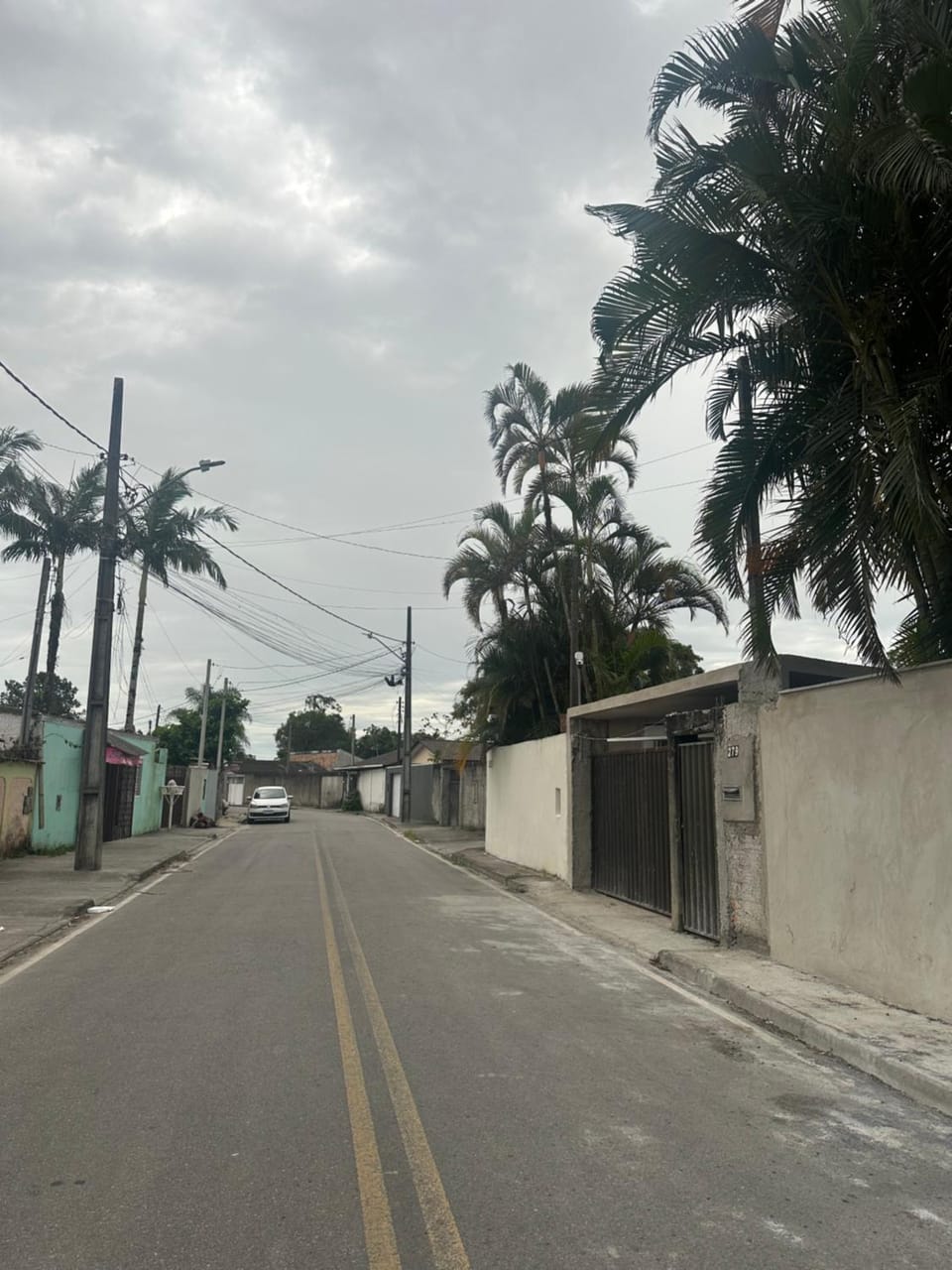 NOVO, Apto Completo com Cozinha, Banheiro privativo, Internet rápida e Estacionamento Apartment in State of Paraná