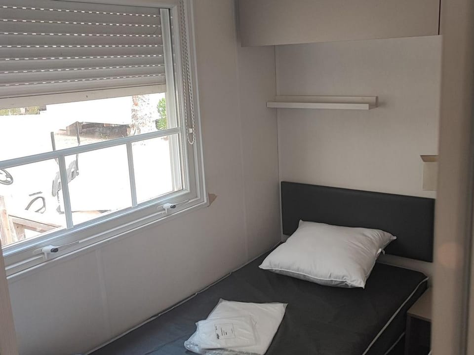 Mobil home confortable, clim - 6 pers. - API-1-52-2207 Campground/ 
RV Resort in Saint-Cyprien