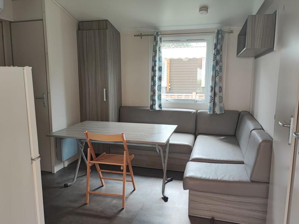 Mobil home climatisé - 5 pers. - API-1-52-2206 Campground/ 
RV Resort in Saint-Cyprien