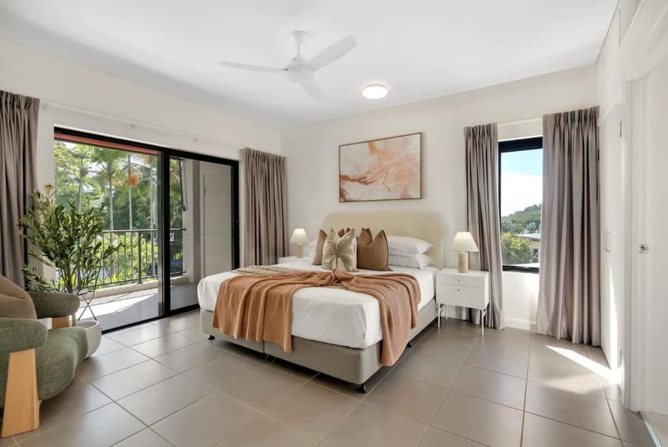 Amalfi - Ocean Views & Pool near Beach & Restaurants Apartment in Cairns