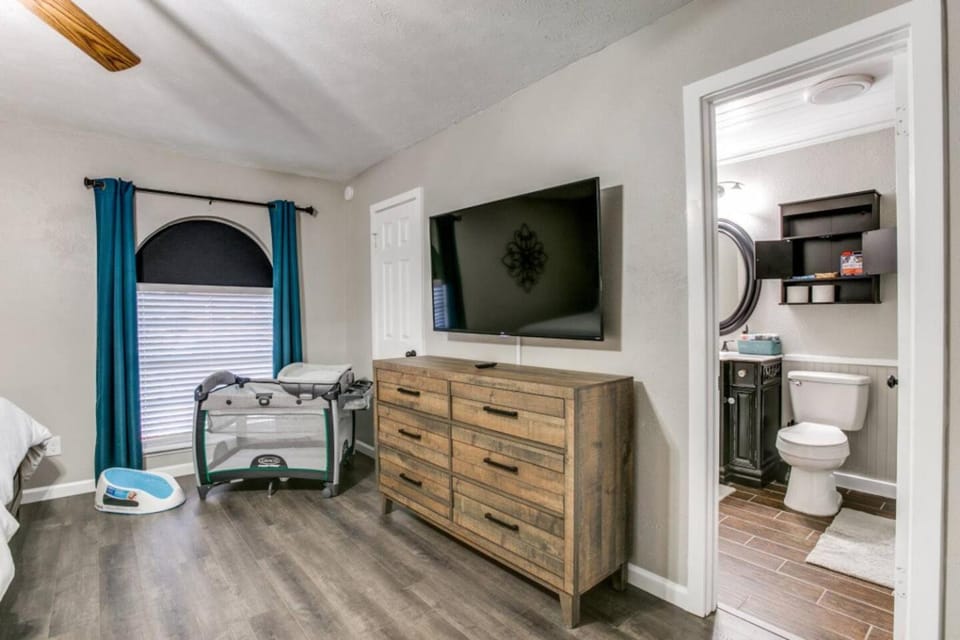Game House w Pool near Grandscape, Universal Kids House in The Colony