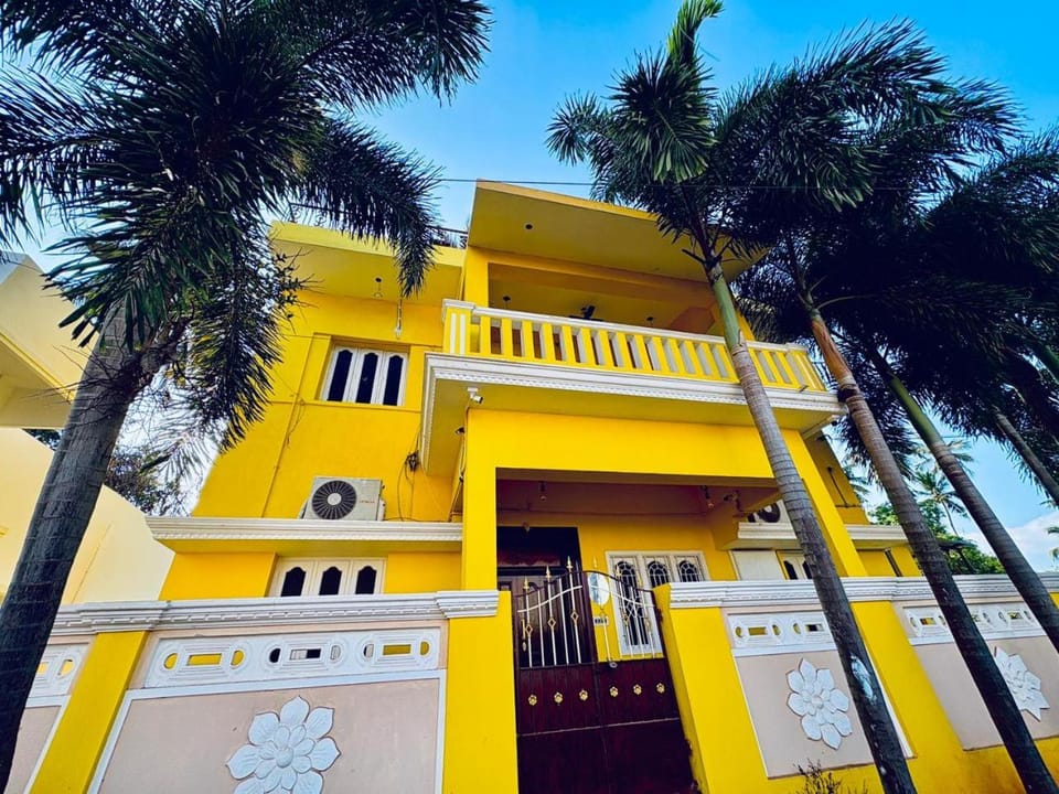 Neon Villa Bed and Breakfast in Puducherry