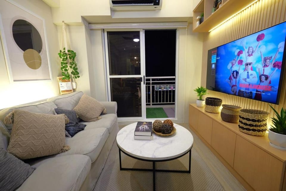Spacious 2 BR condo unit near Pasig & BGC Apartment in Pasig