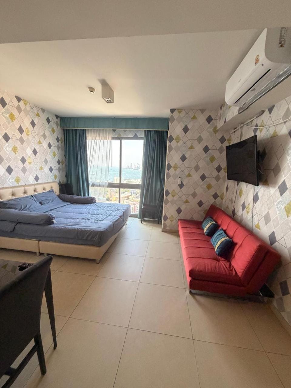 Photo of the whole room