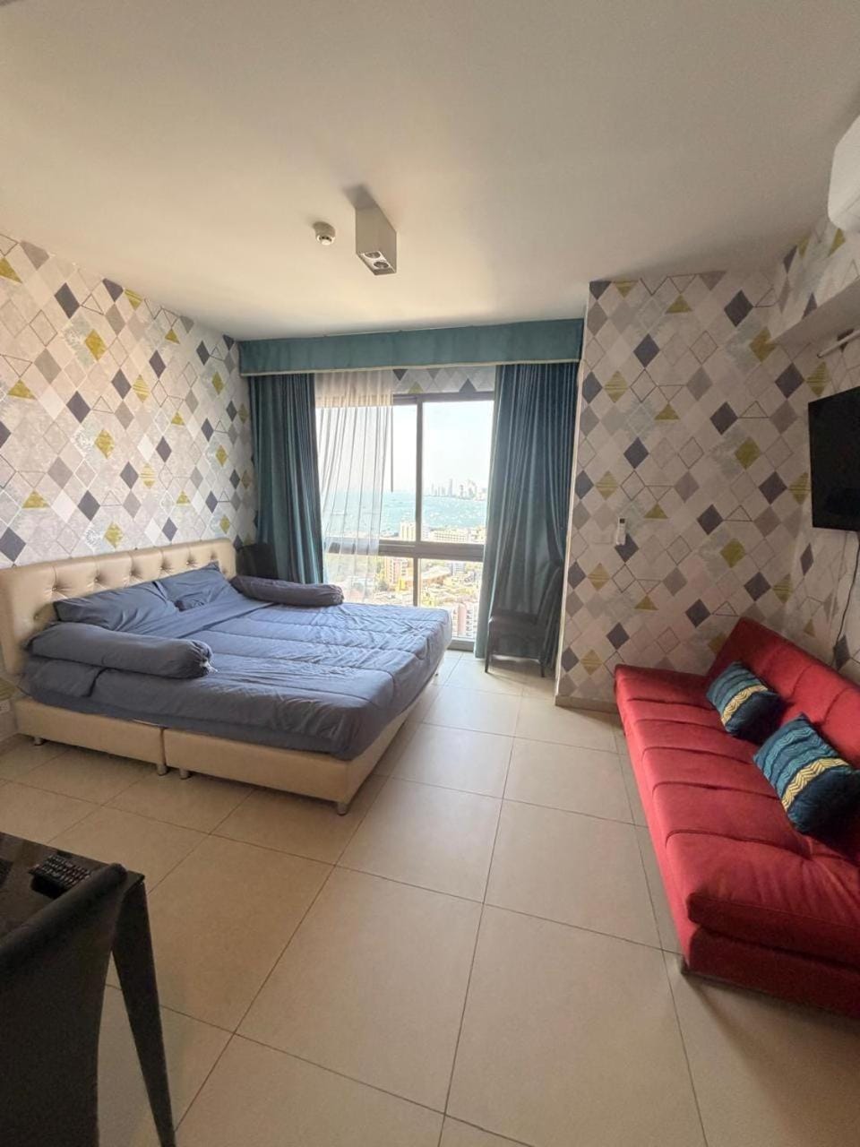 Photo of the whole room