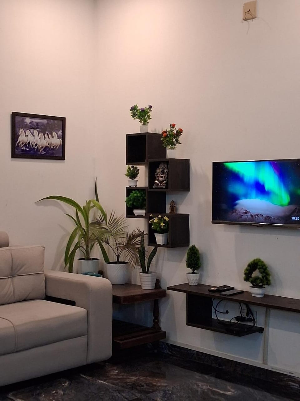 VASUDHA Homes Eroor Only 2Km Distance to Vyttila Hub Apartment in Kochi